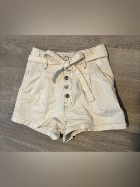 Abercrombie & Fitch High Waisted Shorts White Size 0 Beach Vacation Summer